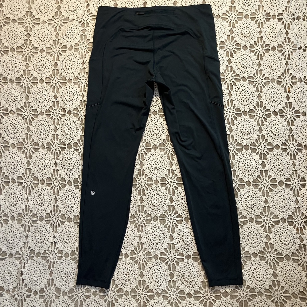 Lululemon forest green leggings with Pockets Women’s L